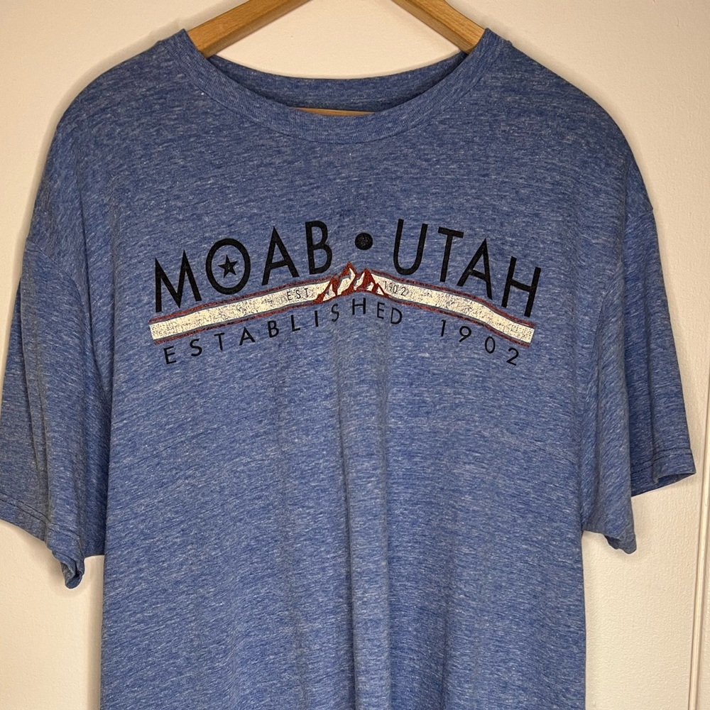 Moab Utah T-Shirt size XL